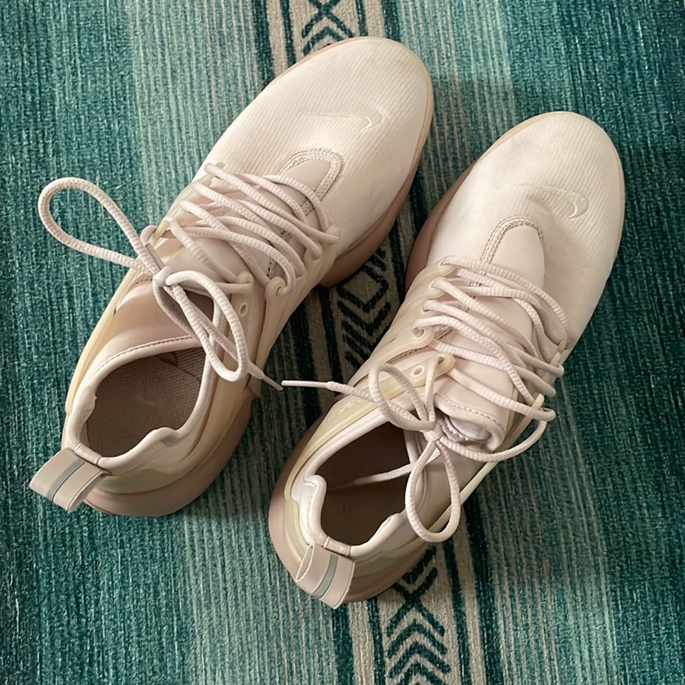 Nike Women’s Air Presto’s - blush pink